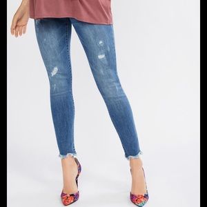 Jessica Simpson Maternity Skinny Ankle Jeans - L